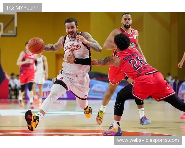 浙江稠州金租客场95比60大胜广州朗肽海本